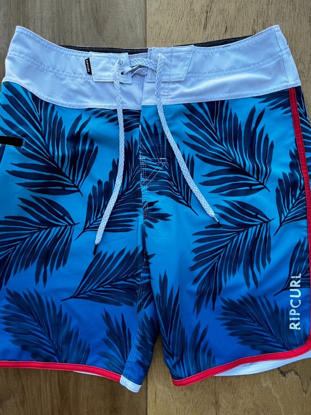 RIP CURL MIRAGE TROPICAL SUNSET BOARD SHORTS Men’s sz 31 Blue White